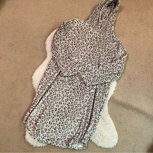 32 Degrees Animal Print Fleece Cozy